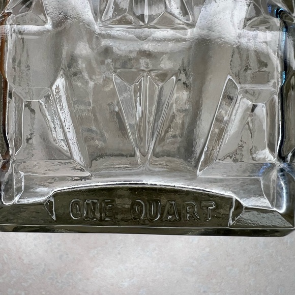 Vintage Clear Glass Manschewitz Monarch Wine Co. One Quart Decanter - Picture 4 of 9